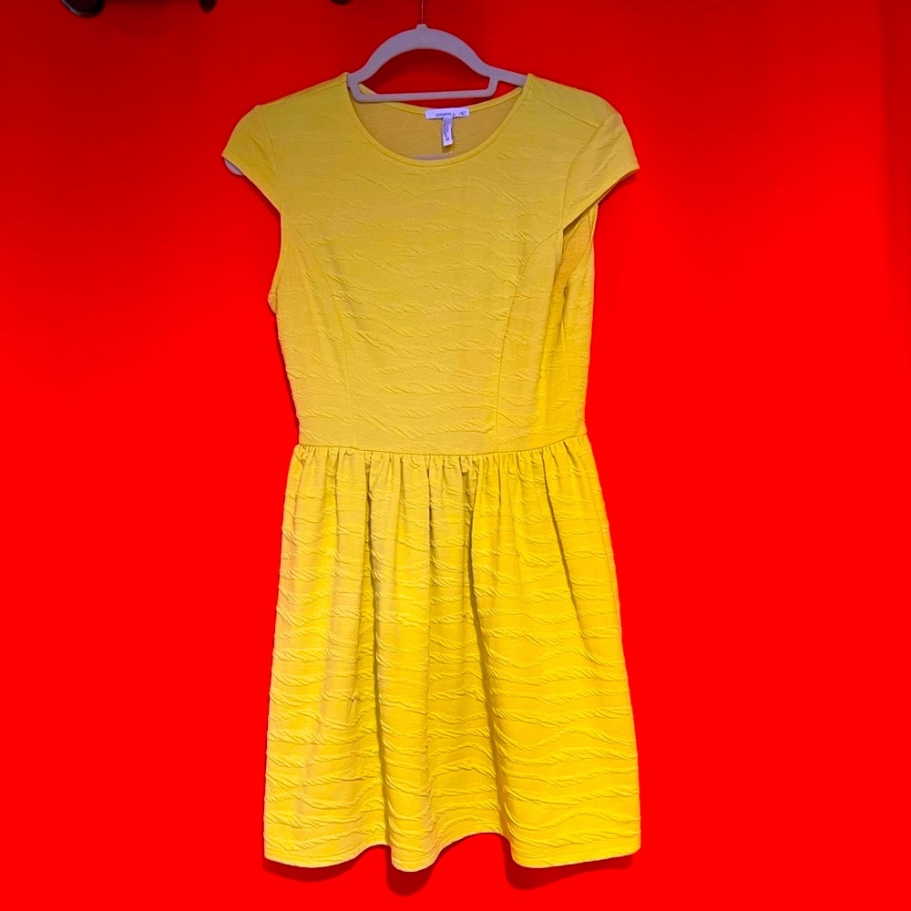 🌸 O’Neill Yellow Shift Dress